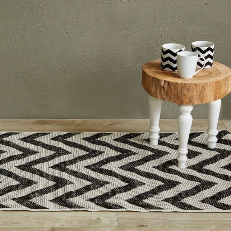 HERRINGBONE BLACK RUG